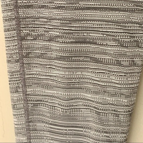 ATHLETA Jacquard Chaturanga Athletic Tight Legging Grey Style# 455973-00 - Picture 13 of 13